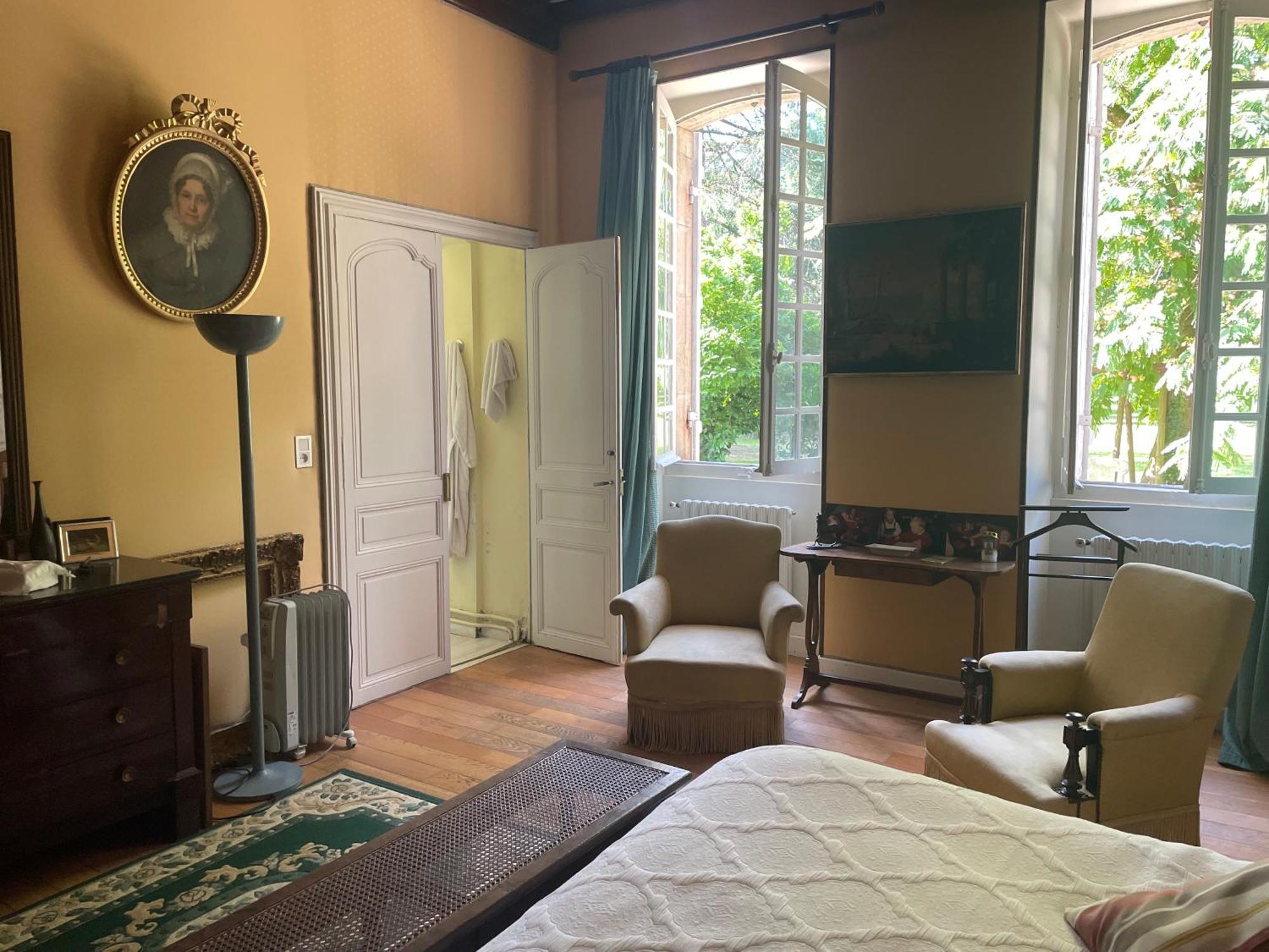 Chateau Du Prada Guest house *